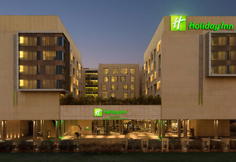 Holiday Inn New Delhi, Luxury hotel near IGI Airport, hotels near Aerocity metro station, 5-star hotel near IGI Airport, Italian dining Delhi hotel, best hotel in Delhi Aerocity