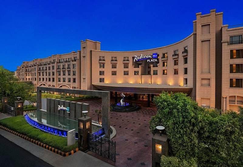 Radisson Blu, Delhi Airport, luxury hotel near Delhi airport, hotels near Aerocity Metro Station, best hotel in Delhi Aerocity, outdoor pool Delhi hotel